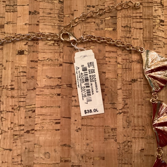 Gold Fan Necklace - Picture 2 of 3